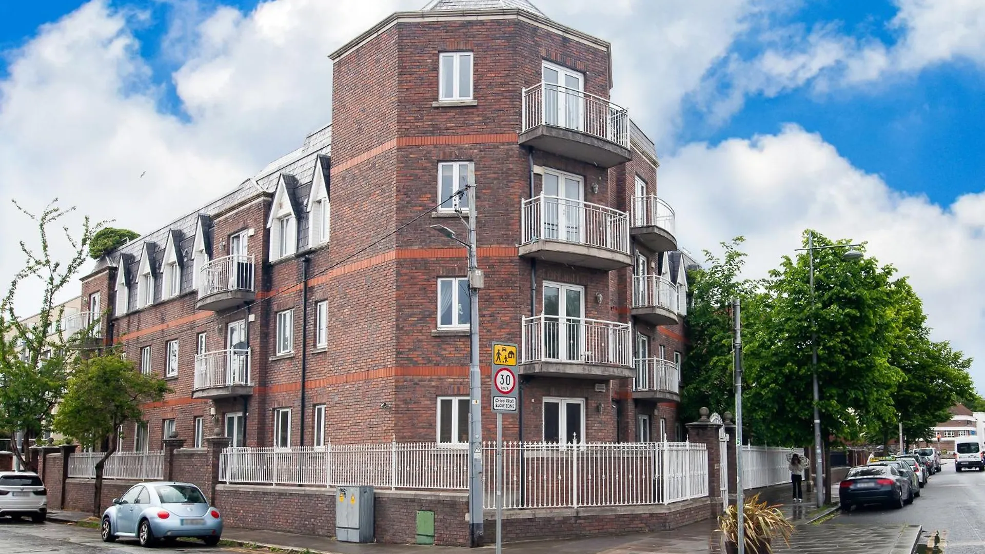 Spacious 2 Bedroom Property Close To City Centre 더블린